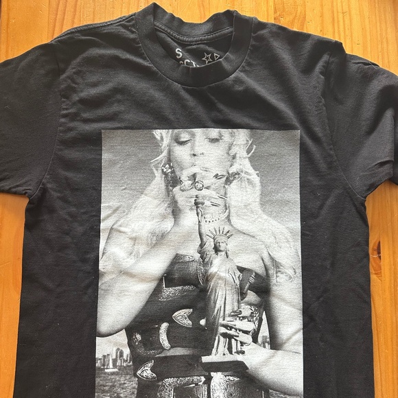Beyonce Cowboy Carter: NYC Black Web Exclusive - Picture 1 of 3